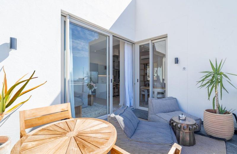 2 Bedroom Property for Sale in Sea Point Western Cape